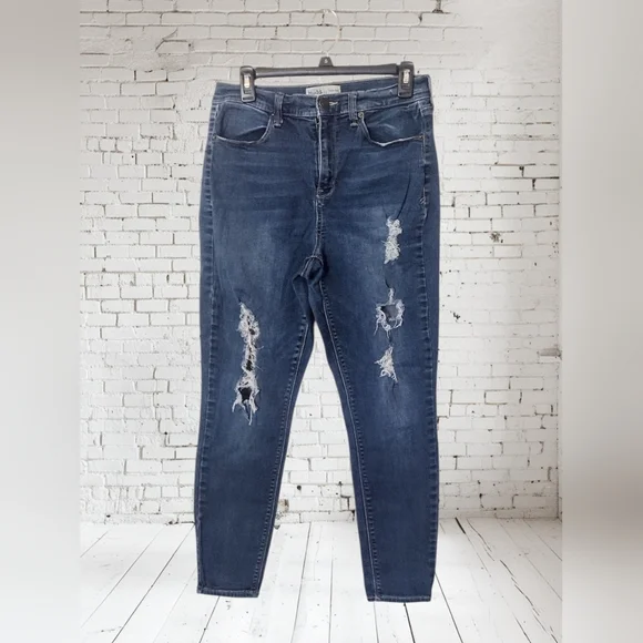 Mudd Skinny High Rise Jeggings Size 15 Juniors - Distressed Jeans - Picture 1 of 6